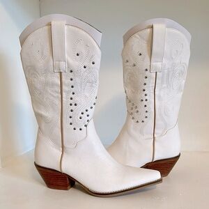 White Western Embroidered Women's Boots